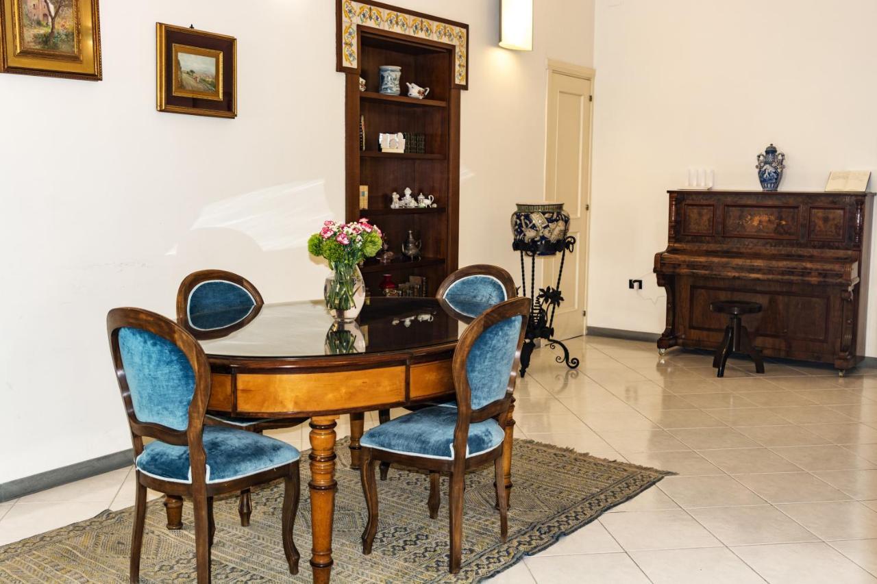 Charming Apartment Неаполь Экстерьер фото