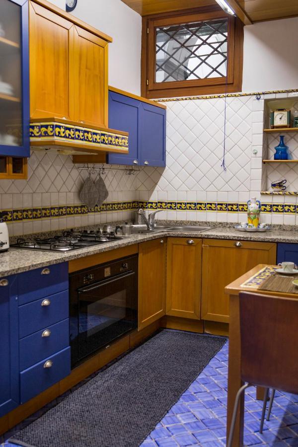 Charming Apartment Неаполь Экстерьер фото