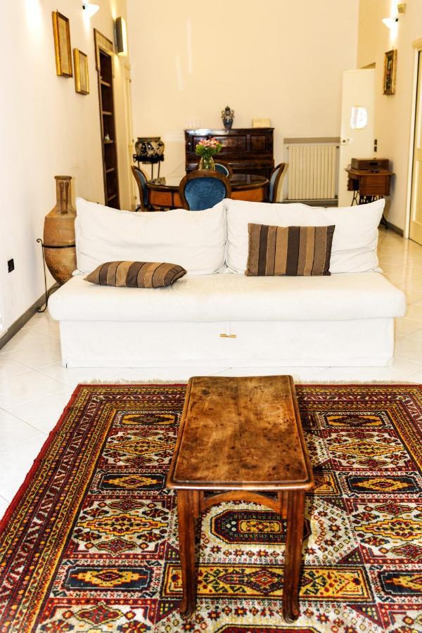 Charming Apartment Неаполь Экстерьер фото