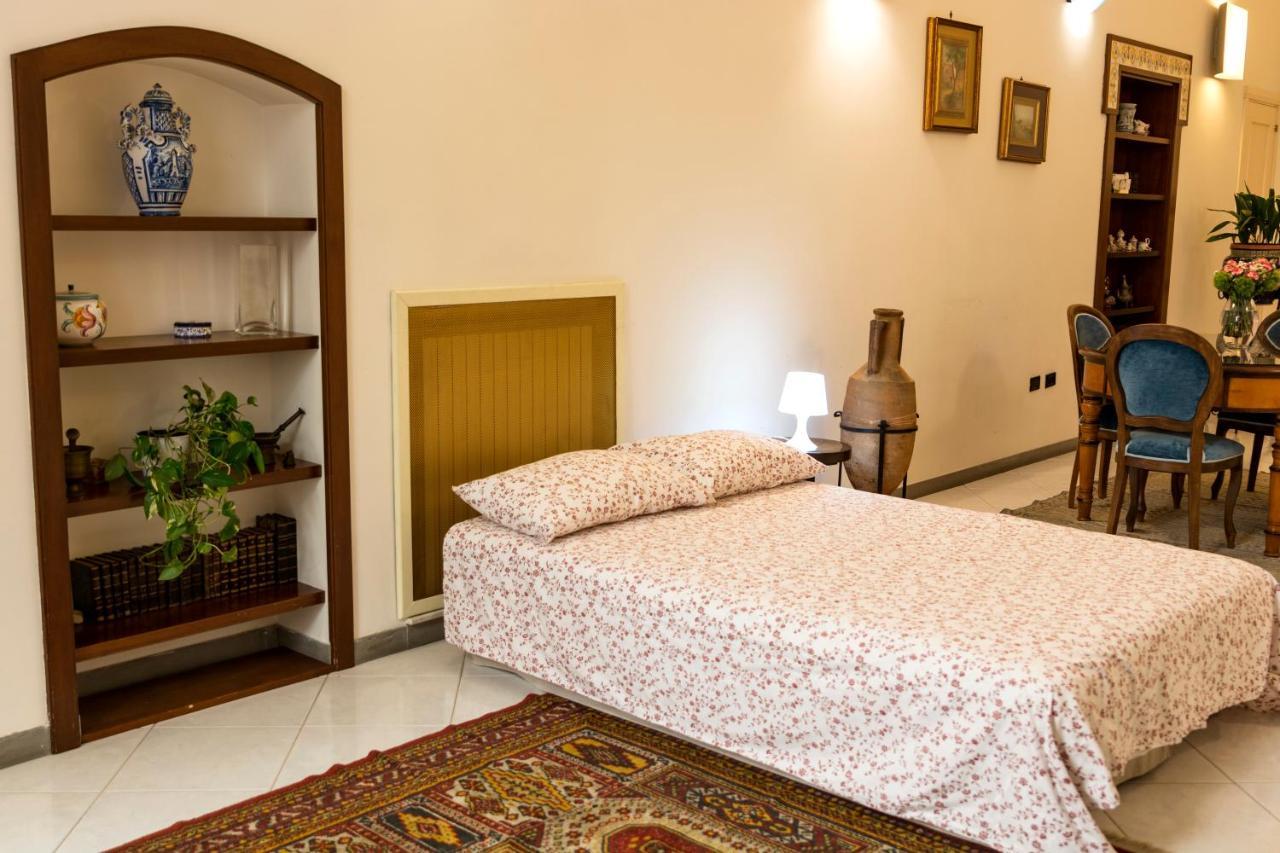 Charming Apartment Неаполь Экстерьер фото