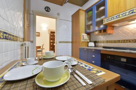 Charming Apartment Неаполь Экстерьер фото